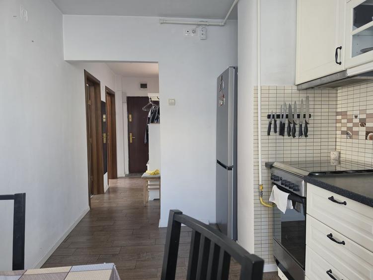 Astra zona școala 7 strada Apollo apartament 3 camere Liber la vânzare