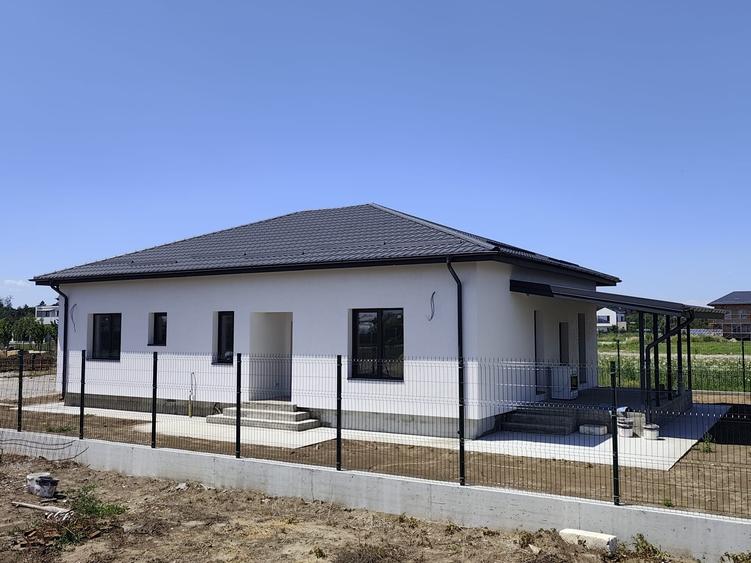 FARA COMISIOANE casa cu 4 camere 2 bai PARTER + pod placa camera teh beci terasa