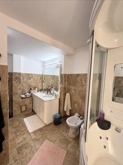 Apartament 3 camere, 63 mp, zona Garii