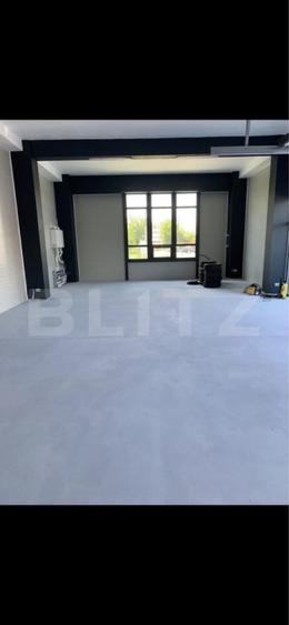Birou + Hala de vanzare, 300 mp, zona Suseni
