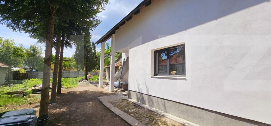 Casă spațioasă, de vanzare, cu 10 camere, 200 mp, zona semicentrala