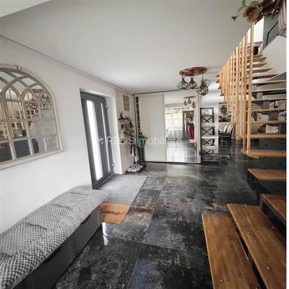 Casa premium 2 in 1 in Noua, Brasov, garsoniera separata, panouri fotovoltaice