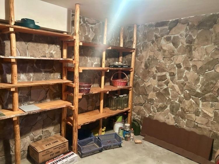 Vilă în Bârnova 260 mp utili, teren 1030 mp D+P+E+M, complet mobilată utilata și LIBERA
