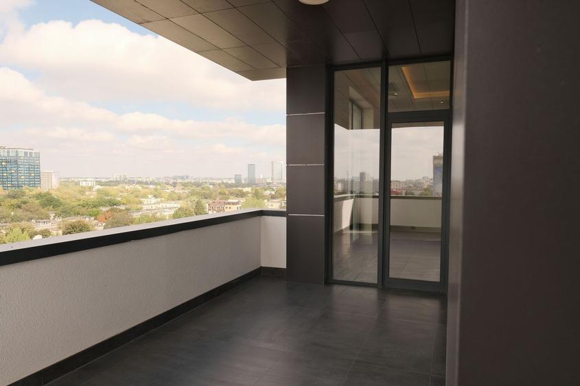 Penthouse Exclusivist cu Terase Generoase și Finisaje Premium în Inima Capitalei