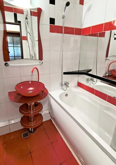 Inchiriez apartament 2 camere P-ta Delfinului Mega Mall
