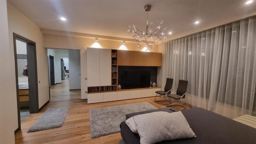 Apartament premium de 3 camere la vila zona Drumul Poienii