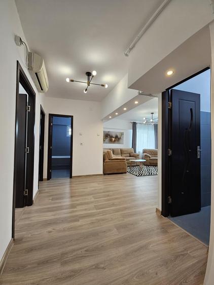 Dacia , 4 camere decomandat , 2 balcone