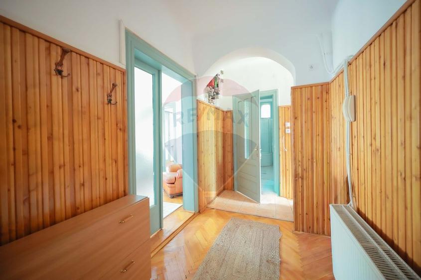 Casă cu teren 360 mp, central, zona Bd. Dacia, Canonicilor, vânzare