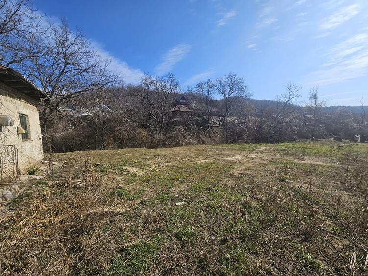 Teren 690 mp, deschidere 50 m, utilități – 1 km Primăria Ștefănești