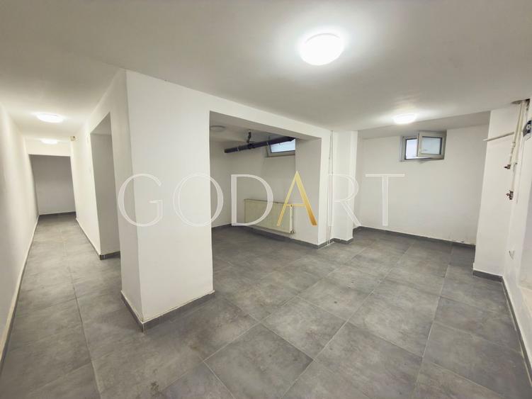 Vila spatioasa | Complet renovată | Central
