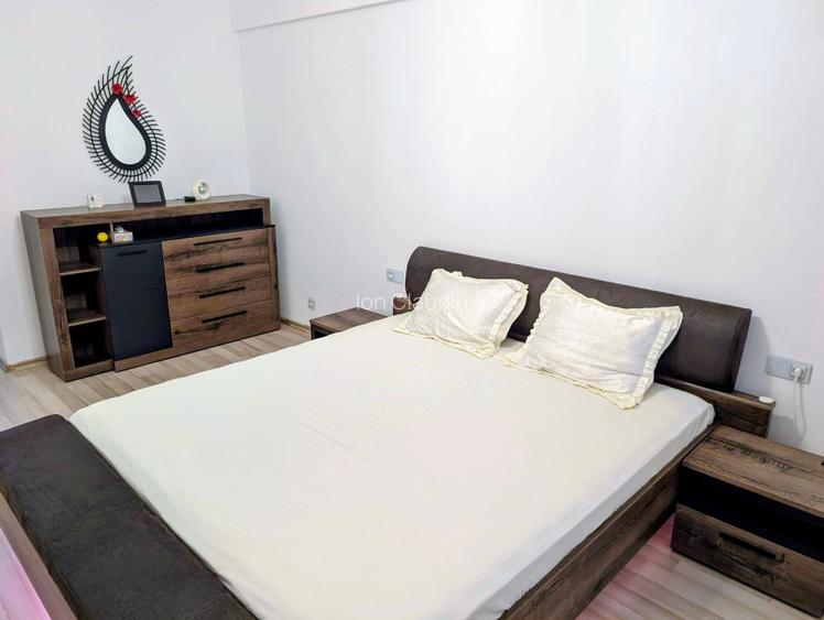 Refugiu urban modern cu 4 camere, zona Coresi, gândit pentru lucru de acasă - 11