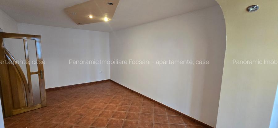 2 camere de vanzare , etaj superior, central  Focsani - 7