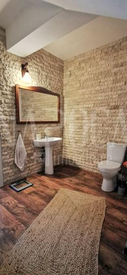Casa 4 camere de vanzare in Floresti