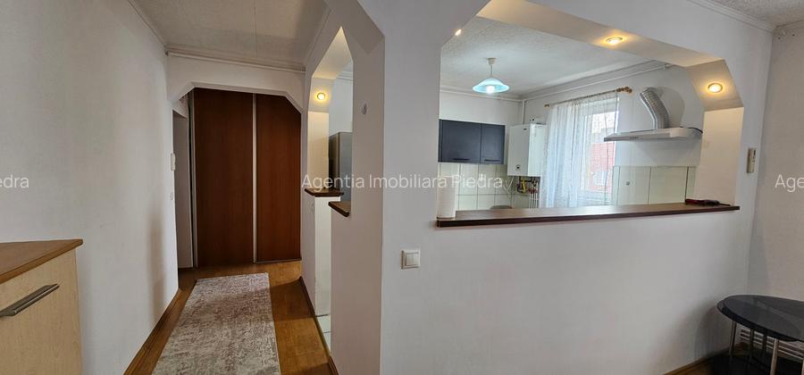 Inchiriez apartament de 3 camere ,situat in cartierul Hipodrom 4- Aleea Streiu - 10