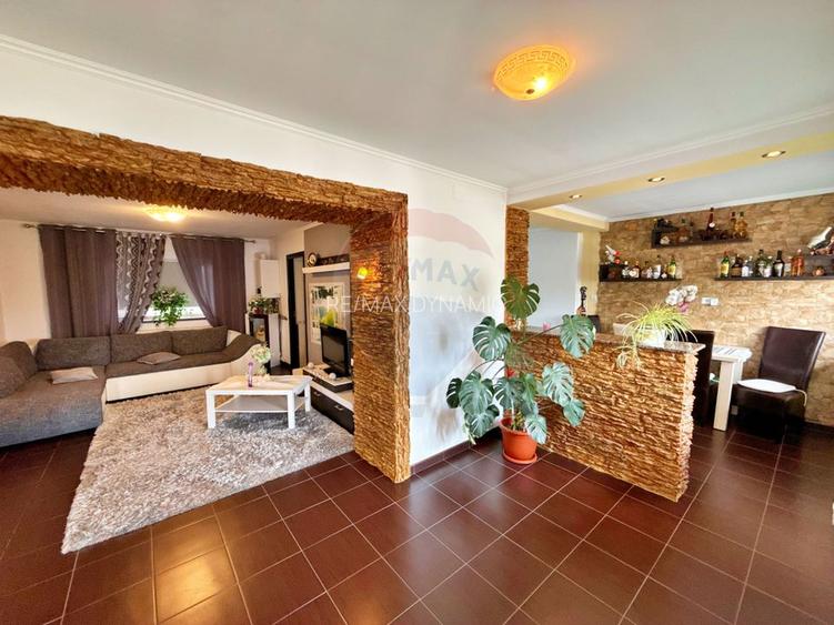 Casă mobilată și utilată, renovată complet, teren 1.410 mp - 18