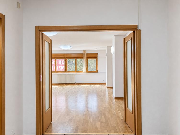 Aviatorilor | Etaj 1 | 200 mp | 5 camere | Garaj + boxă | 2 terase