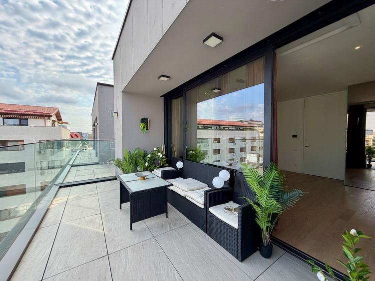 Penthouse premium de închiriat | WIN Herăstrău | 4 camere | Terasă de 50 mp