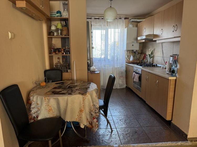 Apartament 4 camere in zona Nora Manastur