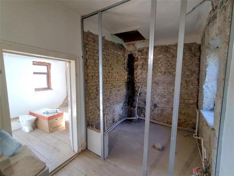 Anina | Casa Individuala | 3 Incaperi + Anexe | 575 MP Teren