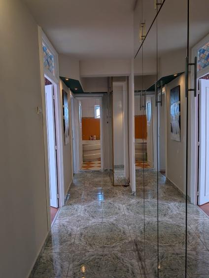 Calitate și spațiu: elegant, 90 mp, 1989, centrală proprie, parcare, priveliște