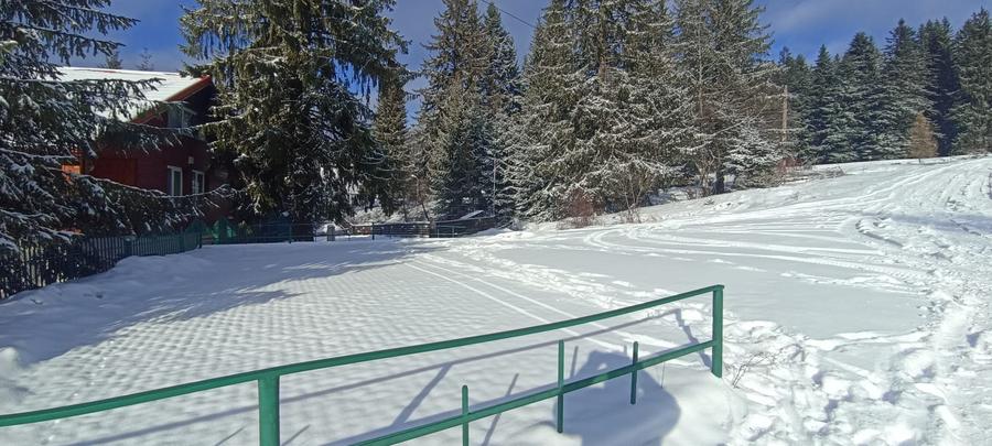 Se vinde teren 900 mp/25 ml toate utilitatile, Predeal laga Cabana Trei Brazi