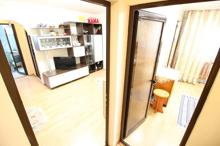 Ap. 2 camere Micro 40, L-uri, bld-ul Traian Vuia, renovat