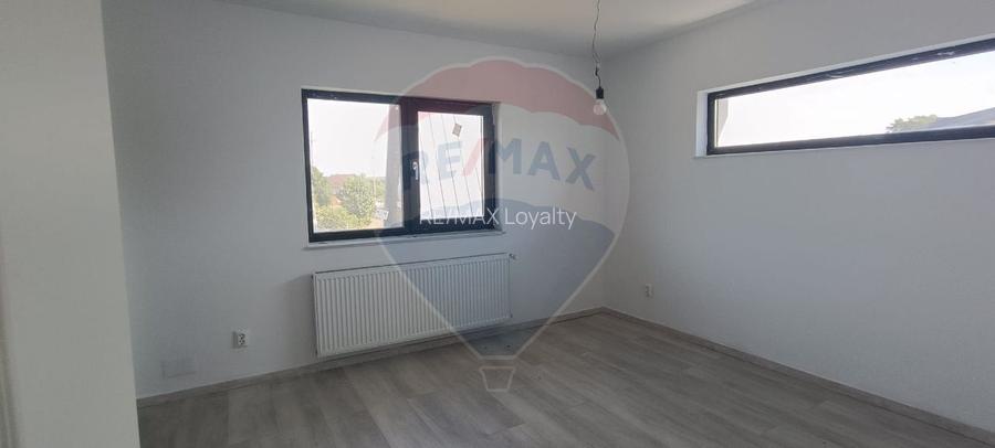Casă / Vilă cu 5 camere de vânzare - 14