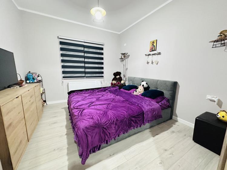 Duplex despartit prin garaj cu 5 camere - Dumbravita - 8