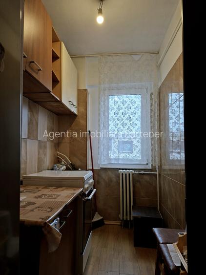 Garsonieră Gavana 3 , Decomandata / mobilată , finisaje medii! - 5