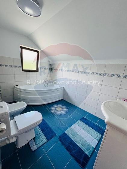 Casă / Vilă cu 4 camere de vânzare - 17