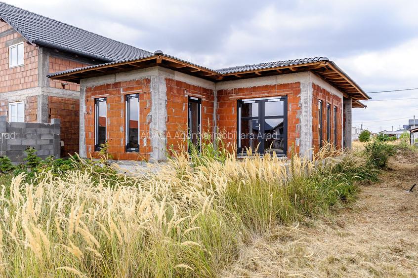 Casă nefinisata la sol in Fântânele, cartier nou Comsion 0 - 3