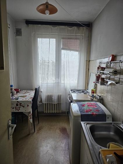 Proprietar, 3 Camere, 1 Minut Metrou 1 Mai, Bloc Reabilitat, Necesită Renovare - 9