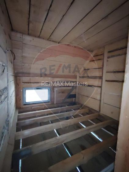 Casă / Vilă cu 8 camere de vânzare - 9