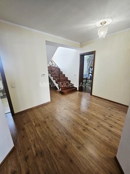 Vilă premium în Strejnicu | 8 camere | 345 mp utili | teren 595 mp - 23