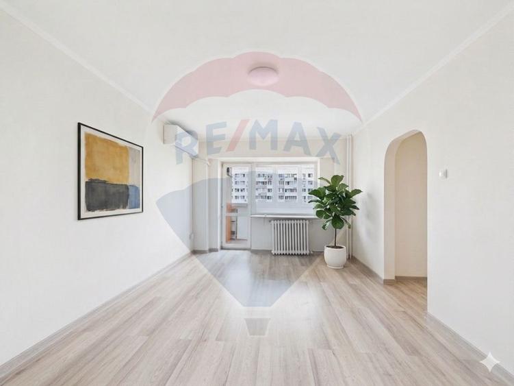 Apartament 3 camere decomandat, complet renovat - Metrou Lujerului