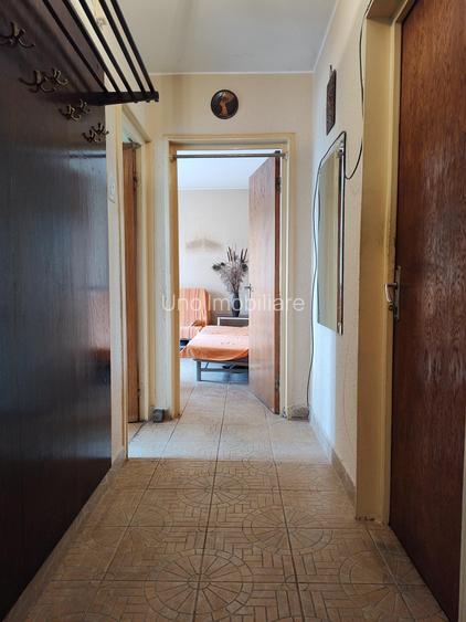 APARATORII PATRIEI  VANZARE 3 CAMERE  APARTAMENT - 3