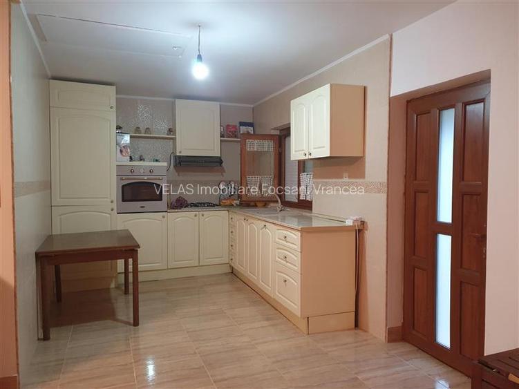 Casa din caramida, Rachitosu - 6