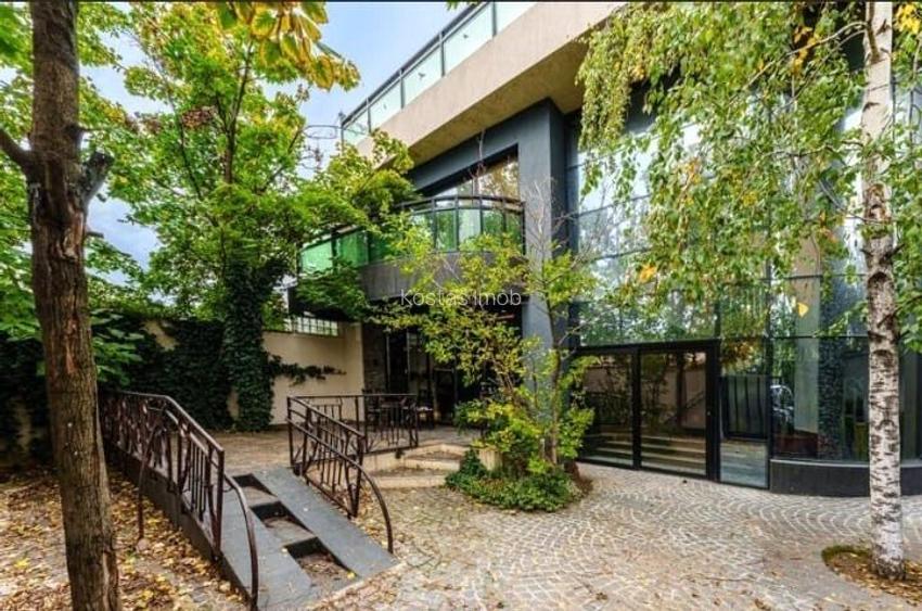 Vă prezentăm o proprietate cu adevărat remarcabilă - 2