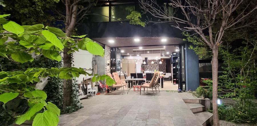 Vă prezentăm o proprietate cu adevărat remarcabilă - 18