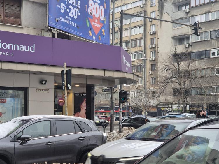 Spatiu comercial ultracentral Magheru Rosetti stradal vad pietonal