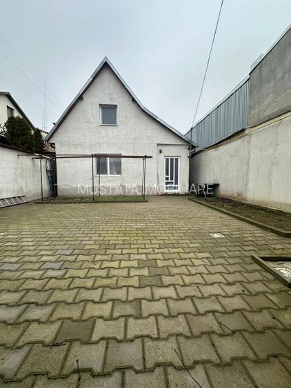 - Casa Parter+Mansarda, zona Islaz. - 2