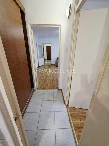 Apartament 2 camere decomandat, mobilat si utilat, zona 9 Mai - 10