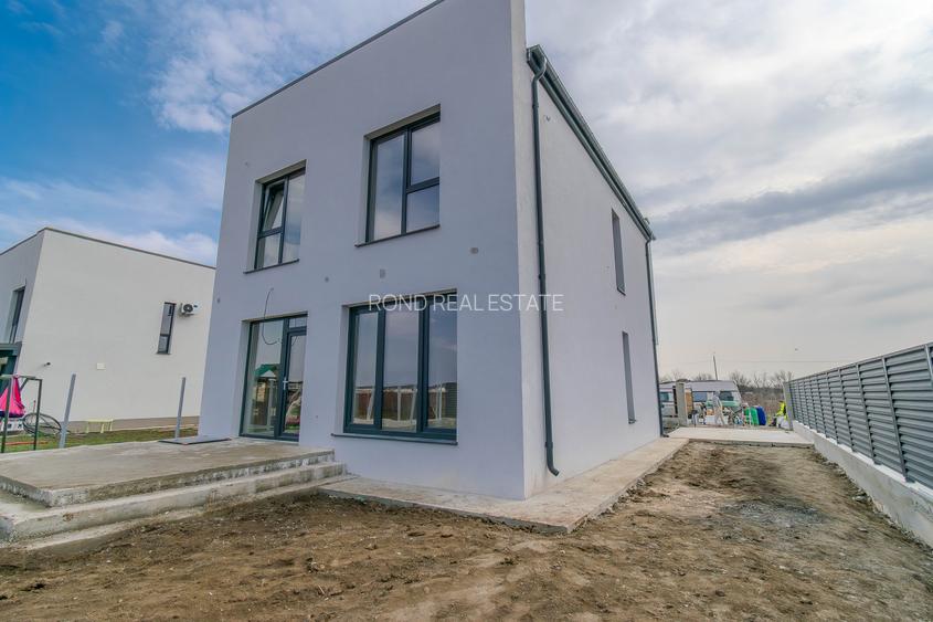 O casă sub propria ei lună - 34