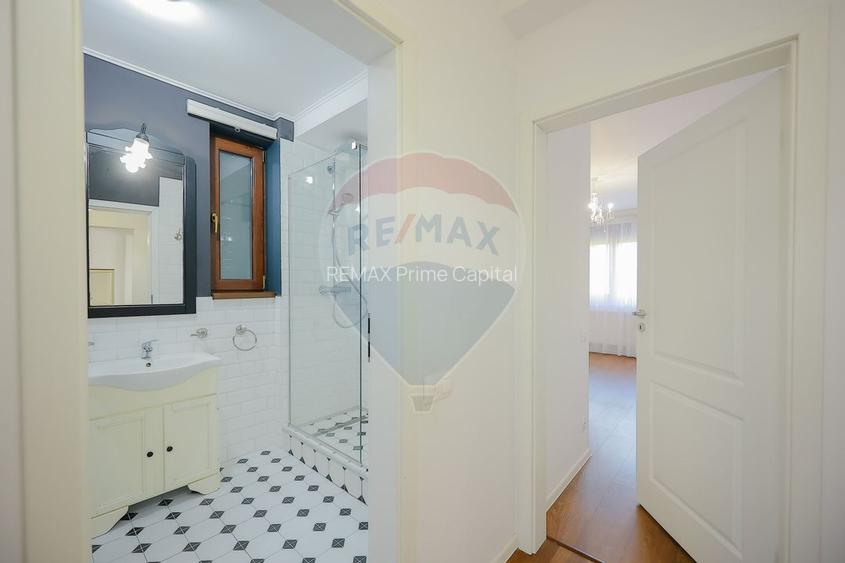 Apartament cu 3 camere de vânzare în zona Ultracentral - 11