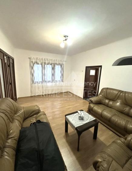 De vanzare apartament 3 camere +curte zona Unirii-Serban Voda  - 2