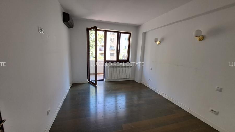 APARTAMENT 3 CAMERE - 25