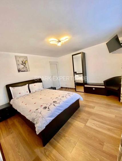 VILA CARTIER ZAMORA//BUSTENI - 12