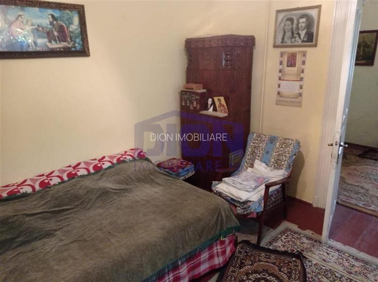 CASA DE VANZARE zona Eroii Revolitiei - 6