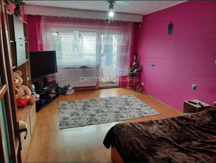 Etaj 3 , Decomandat 2 cam 53mp zona Bis Sf.Gheorghe -Garii - 2