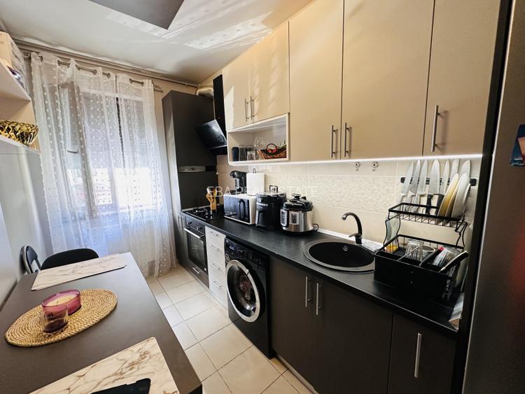 Super apartament cu 2 camere , decomandat, 53 mp , Crinului, Rosu - 3